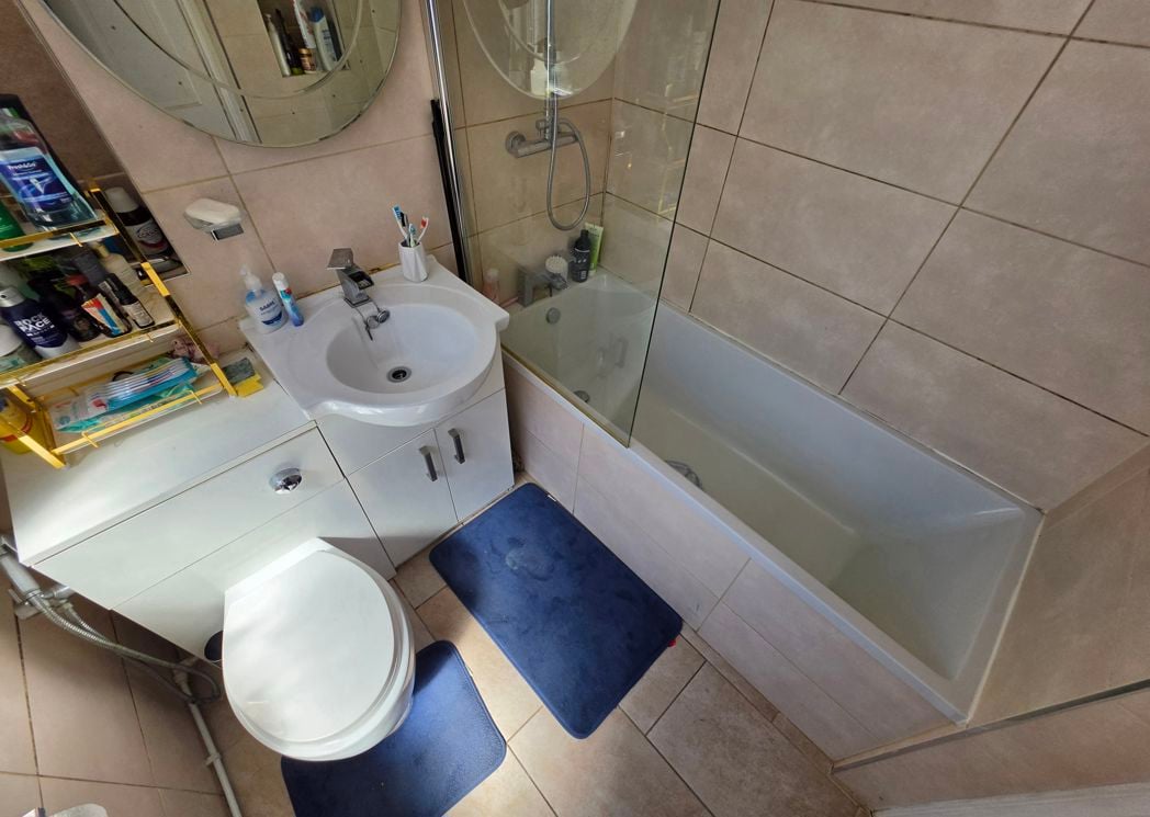 Property image 13 of 17