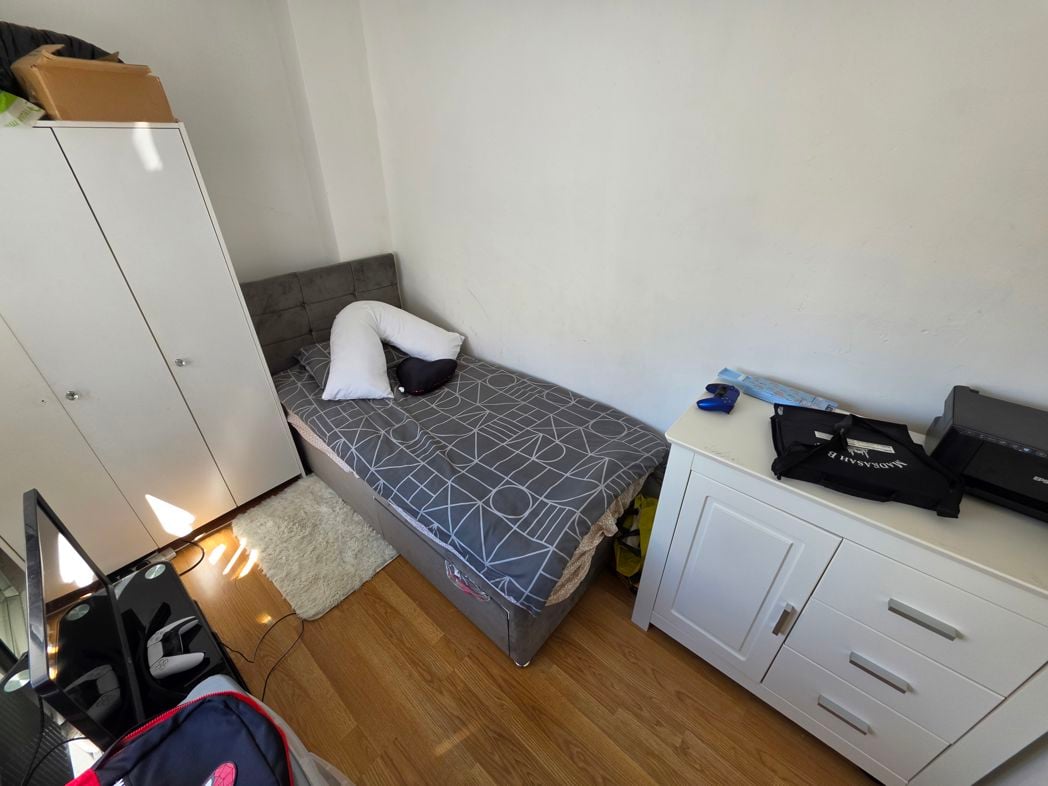 Property image 12 of 17