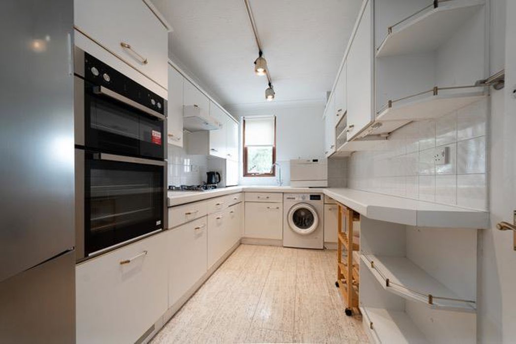 Property image 2 of 16