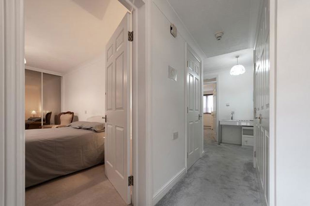 Property image 5 of 16