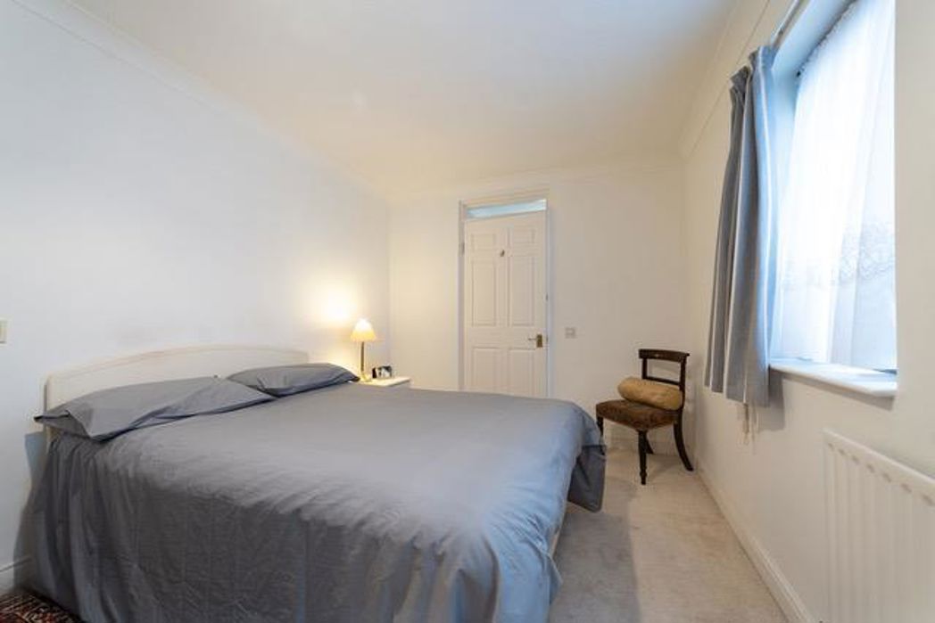 Property image 8 of 16
