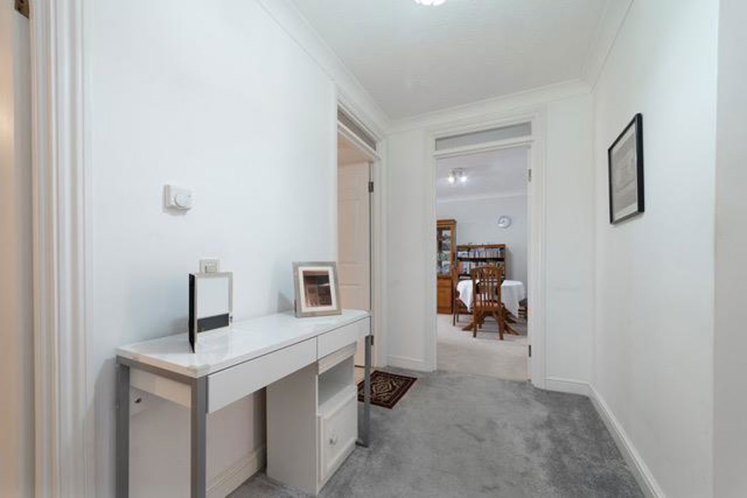 Property image 9 of 16