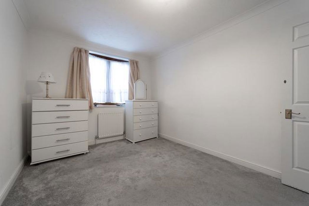 Property image 11 of 16