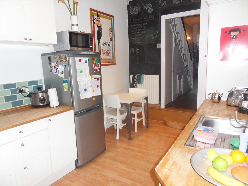 Breakfasting kitchen