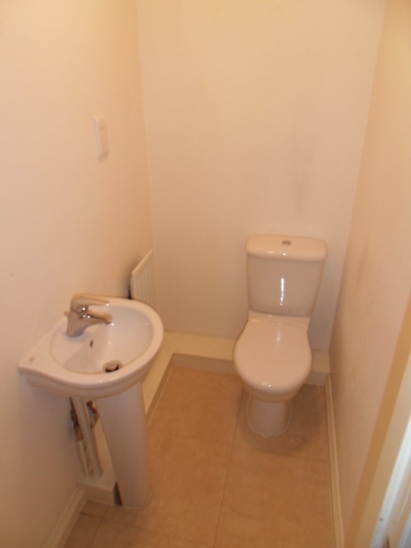 Cloakroom/wc