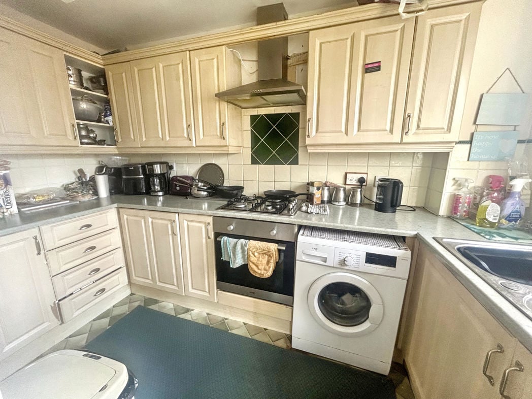 Property image 3 of 12