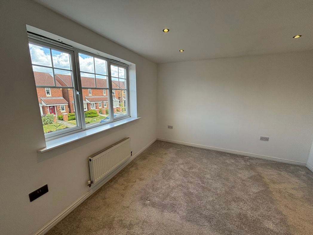 Property image 11 of 18