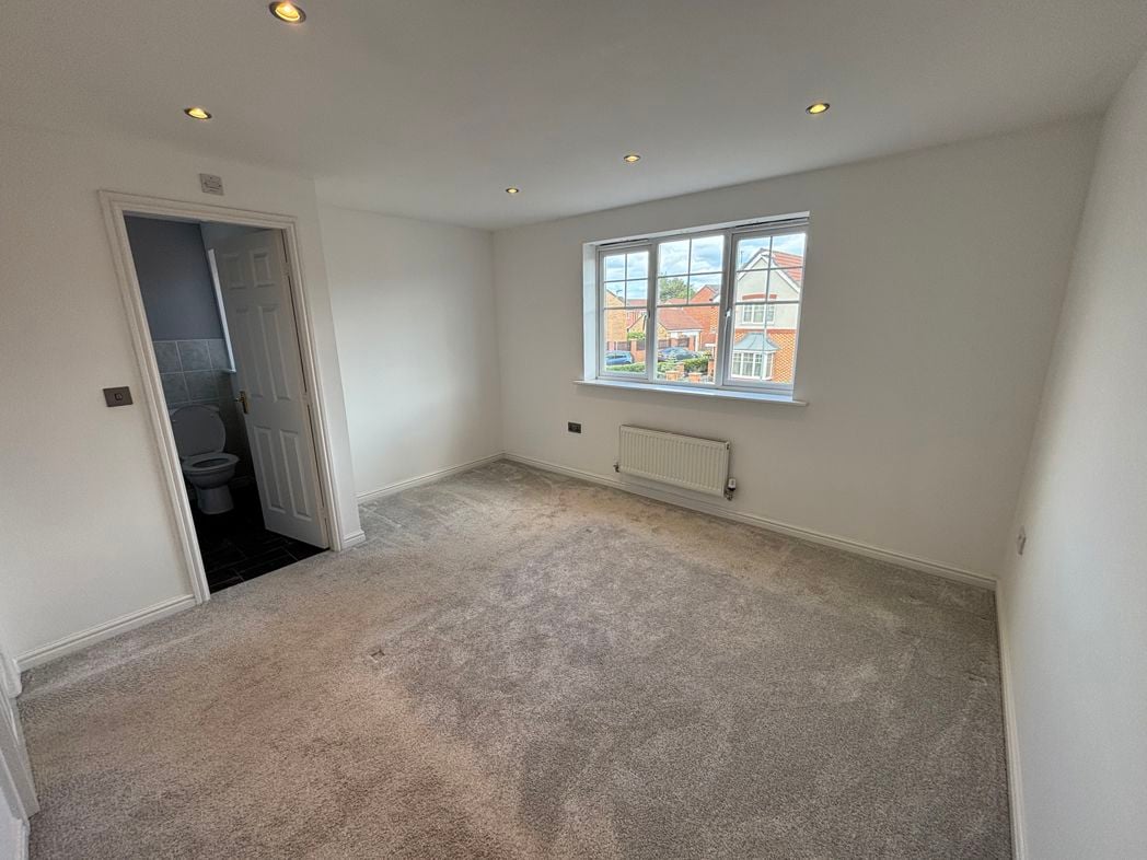 Property image 10 of 18