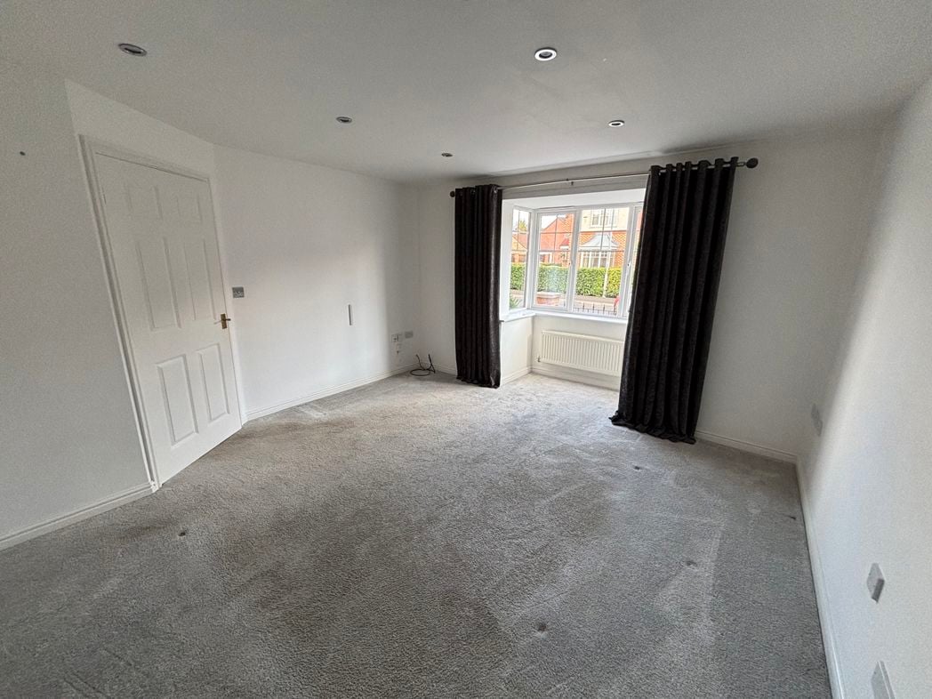 Property image 3 of 18