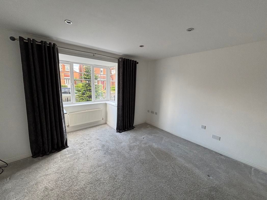 Property image 4 of 18