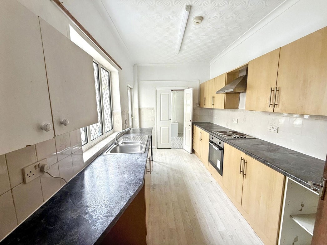 Property image 5 of 11
