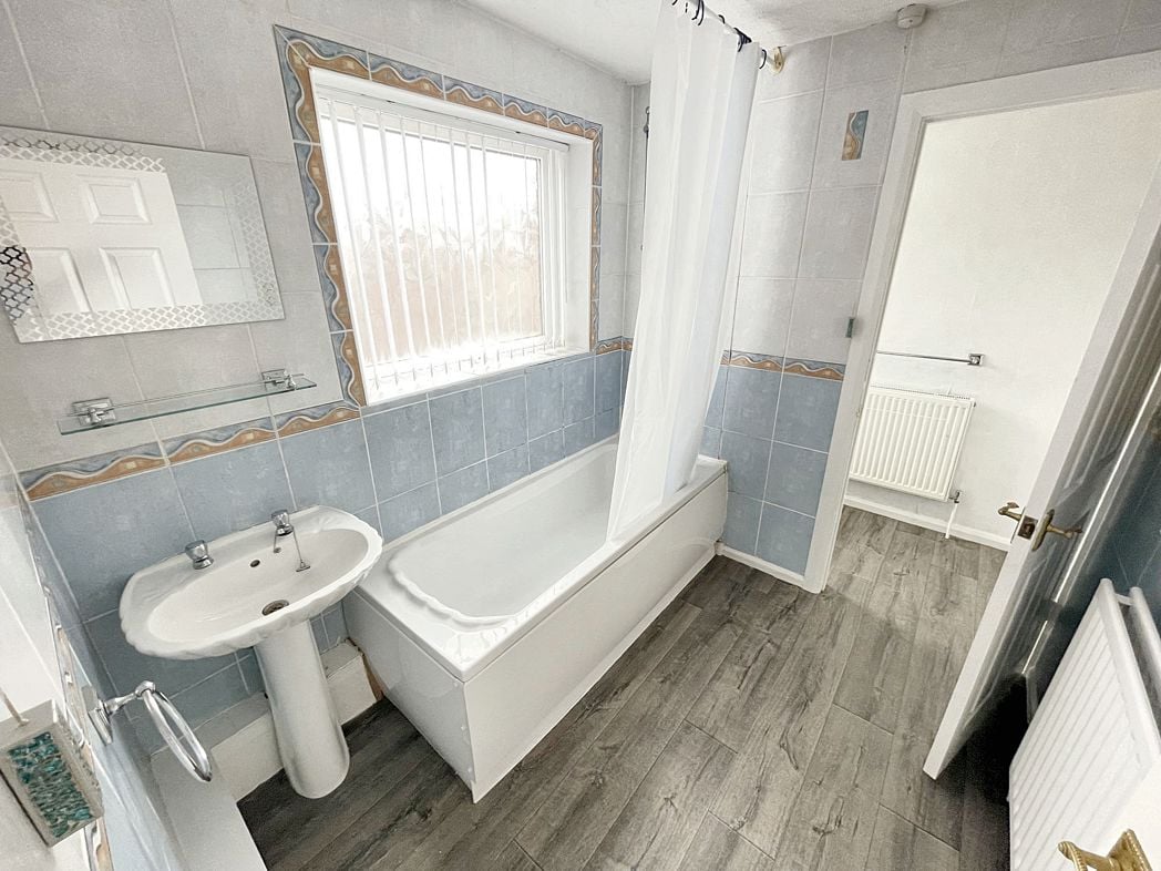 Property image 6 of 7