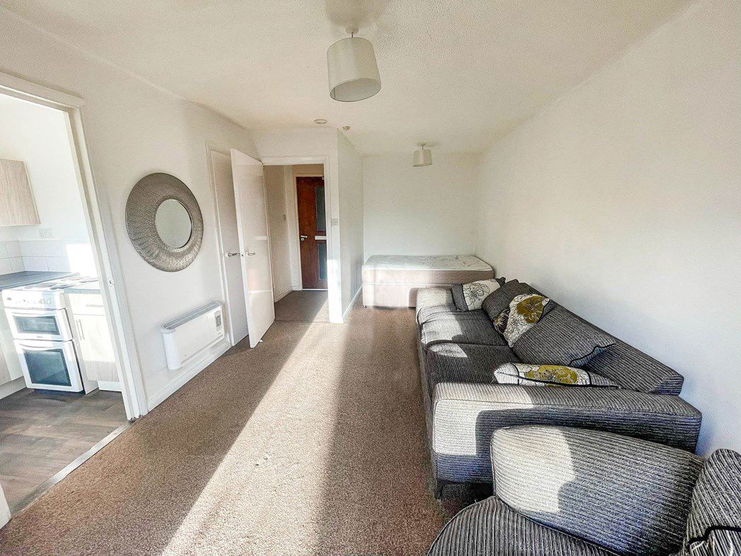 Property image 3 of 6