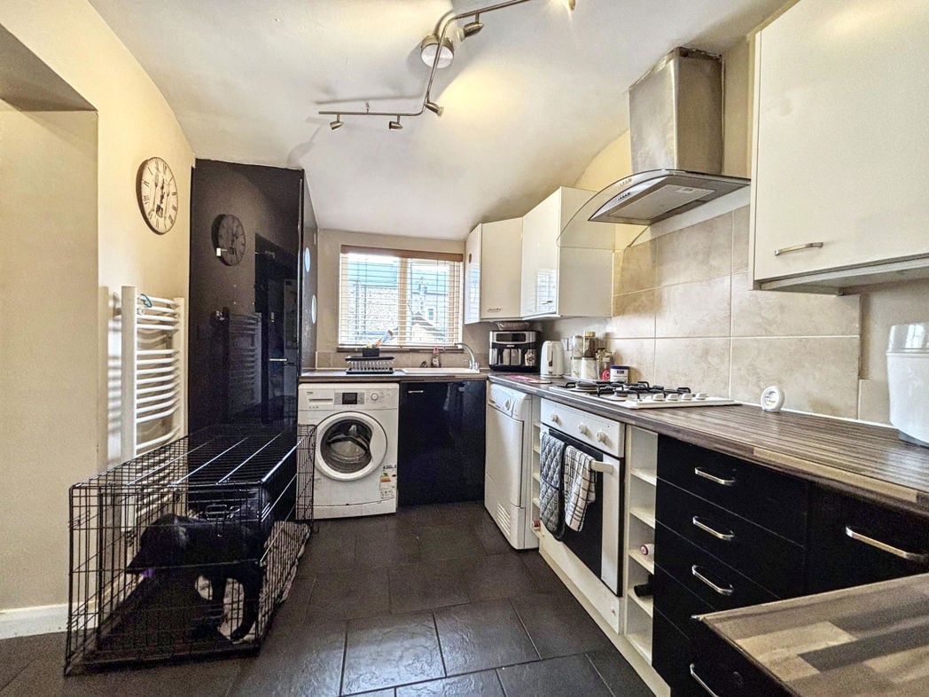 Property image 4 of 11
