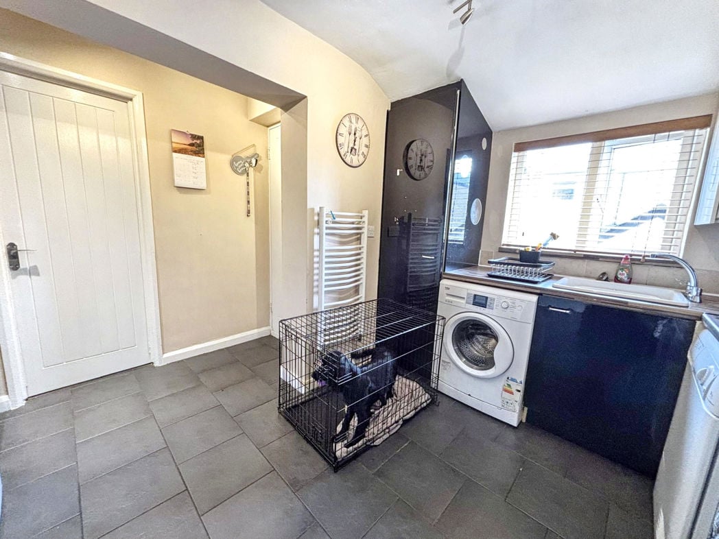 Property image 5 of 11