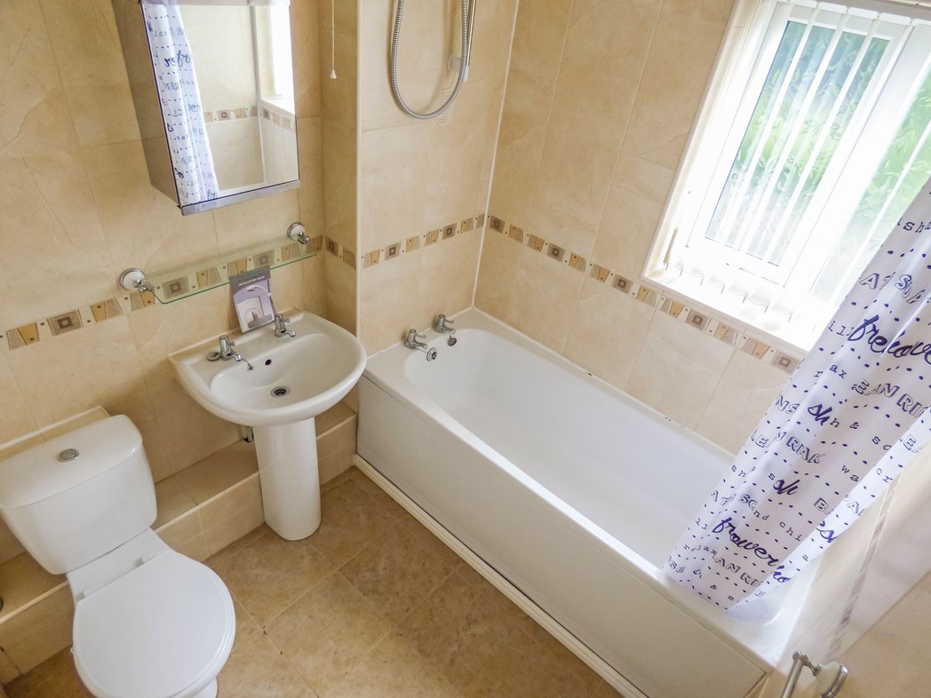 Property image 15 of 17