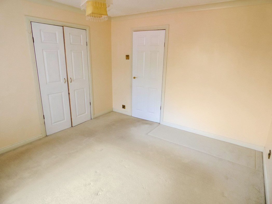 Property image 11 of 17