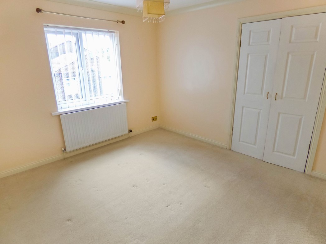 Property image 12 of 17