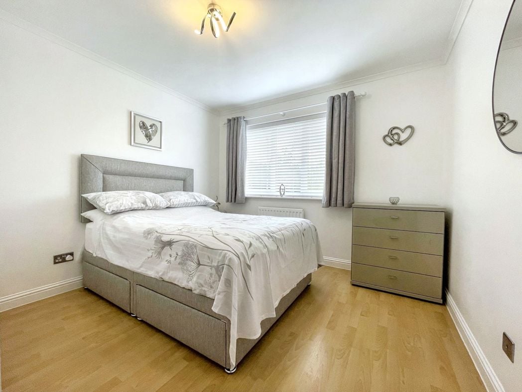 Property image 12 of 21