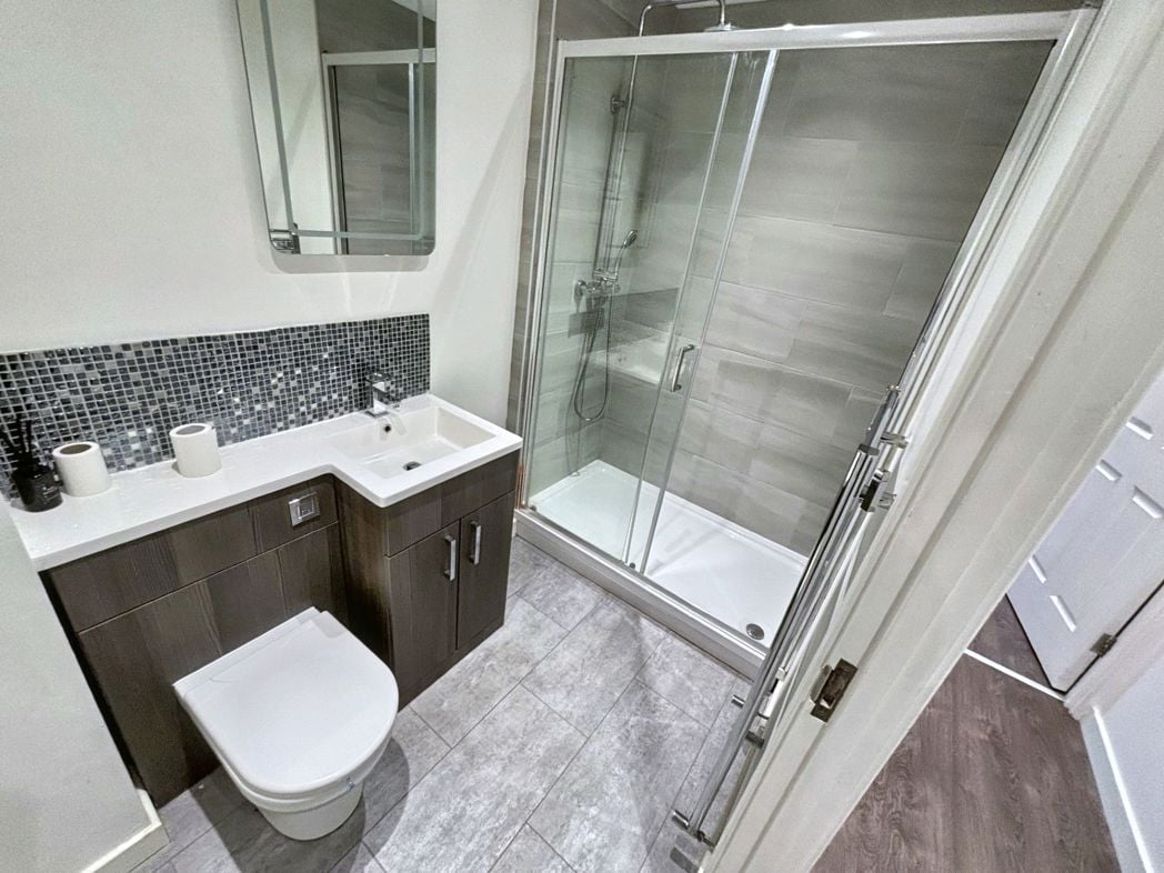 Property image 5 of 8