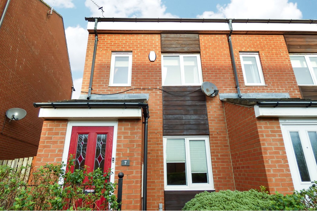 Property image 1 of 12