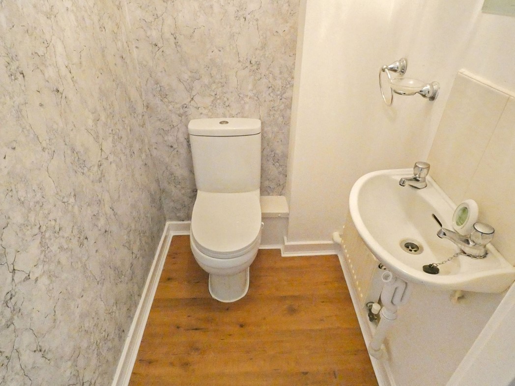 Property image 4 of 12