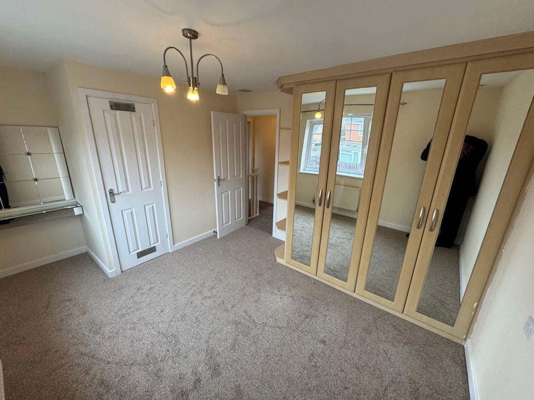 Property image 11 of 15