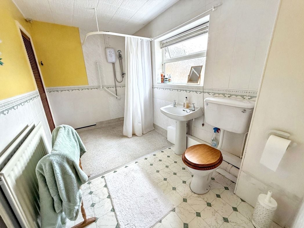 Property image 8 of 19