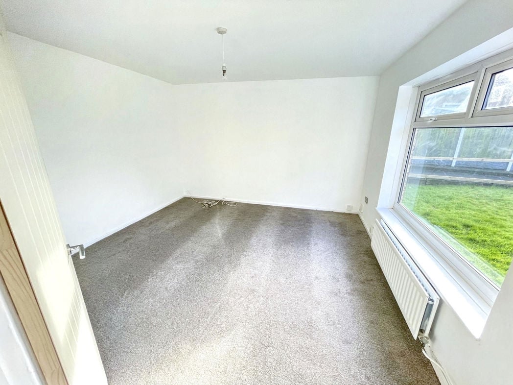 Property image 5 of 11