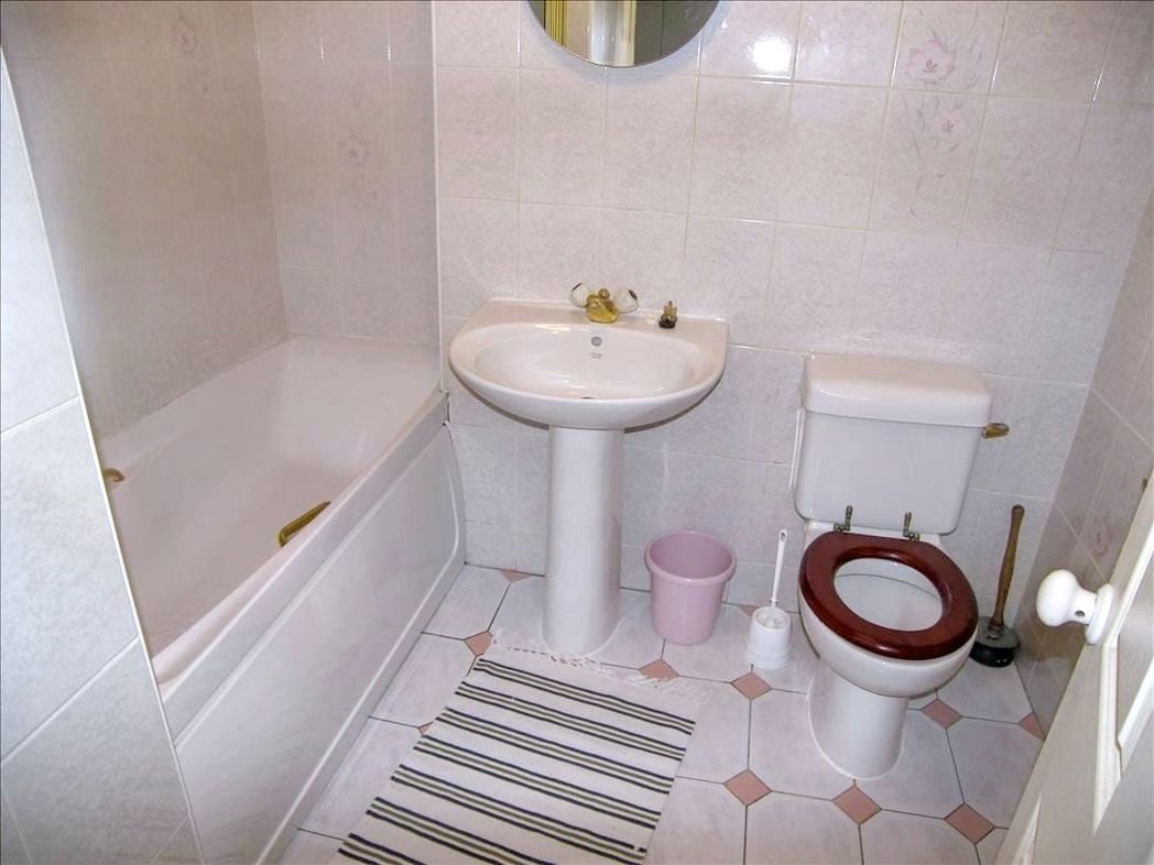 Property image 6 of 8
