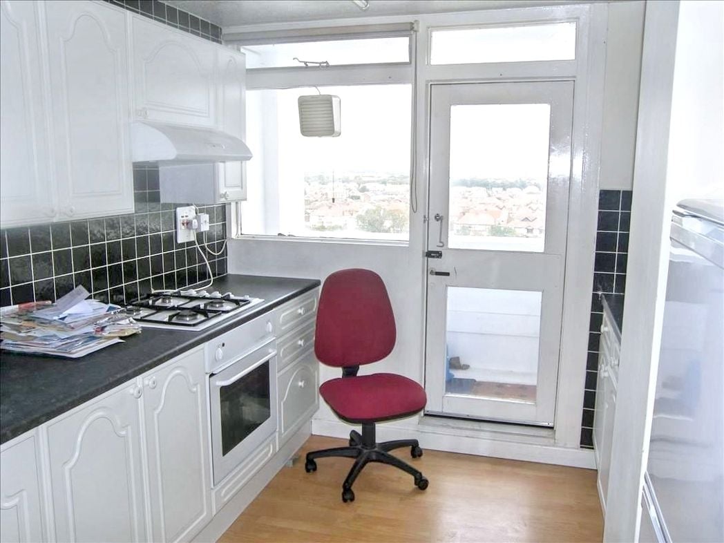 Property image 7 of 8