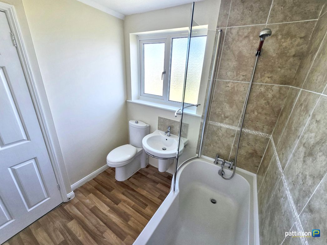 Property image 16 of 34