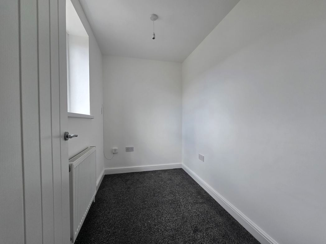 Property image 6 of 12