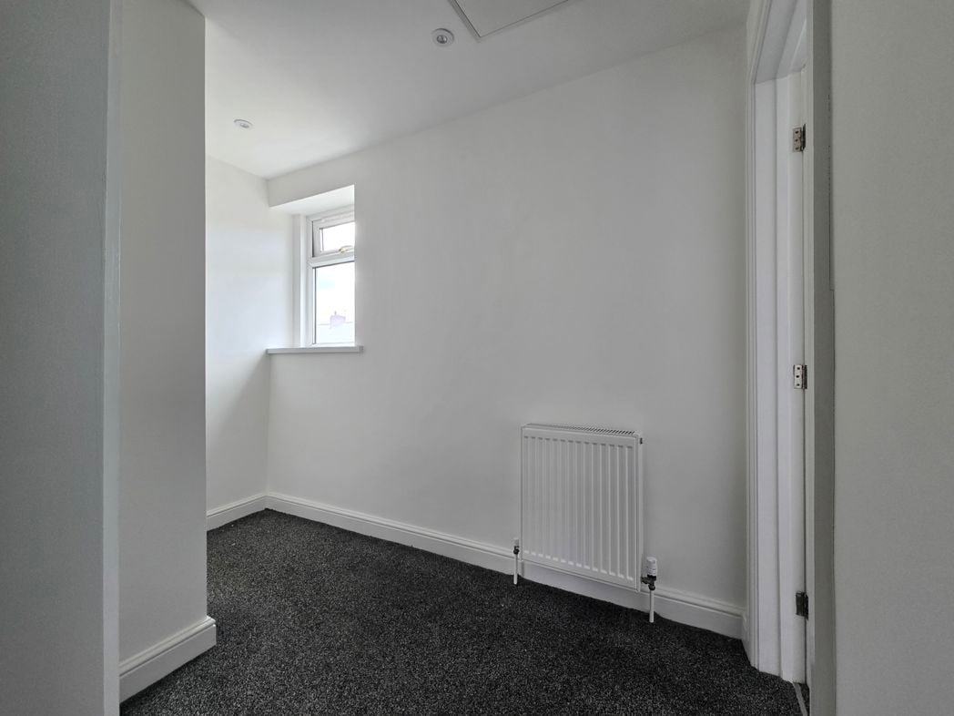 Property image 7 of 12