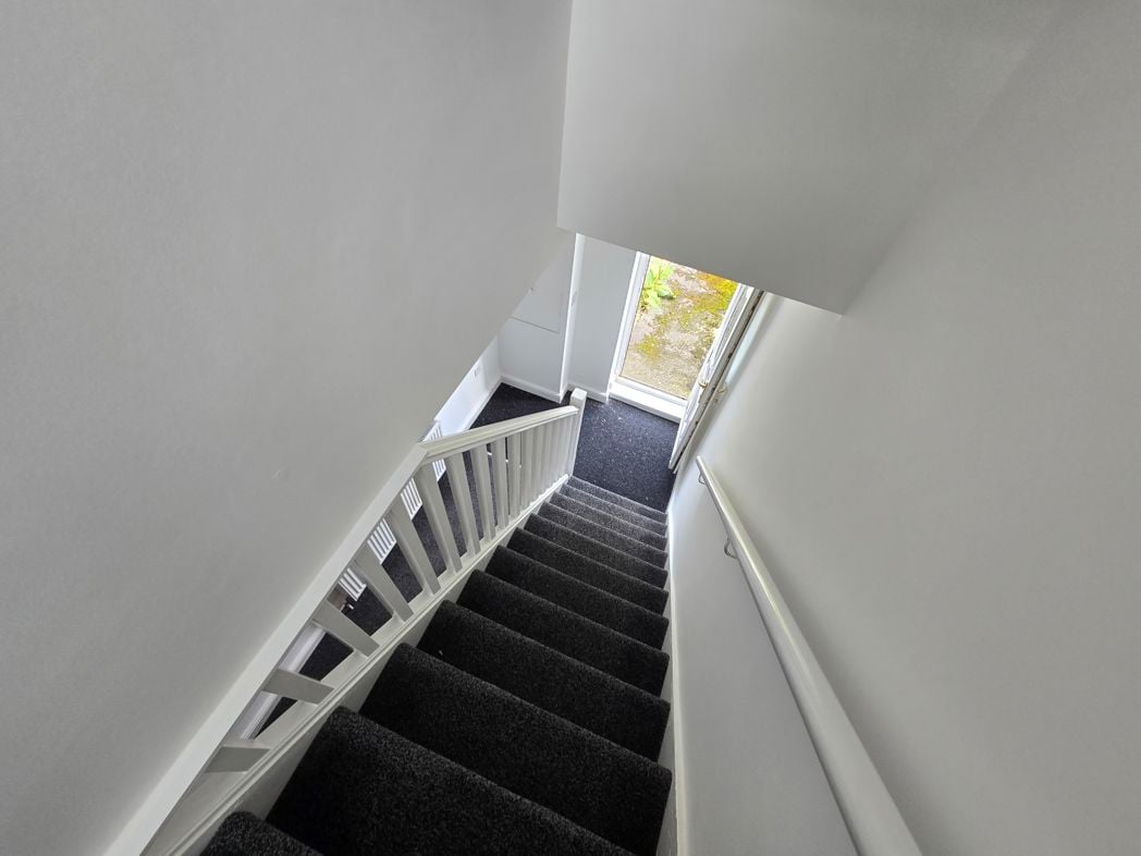 Property image 4 of 12