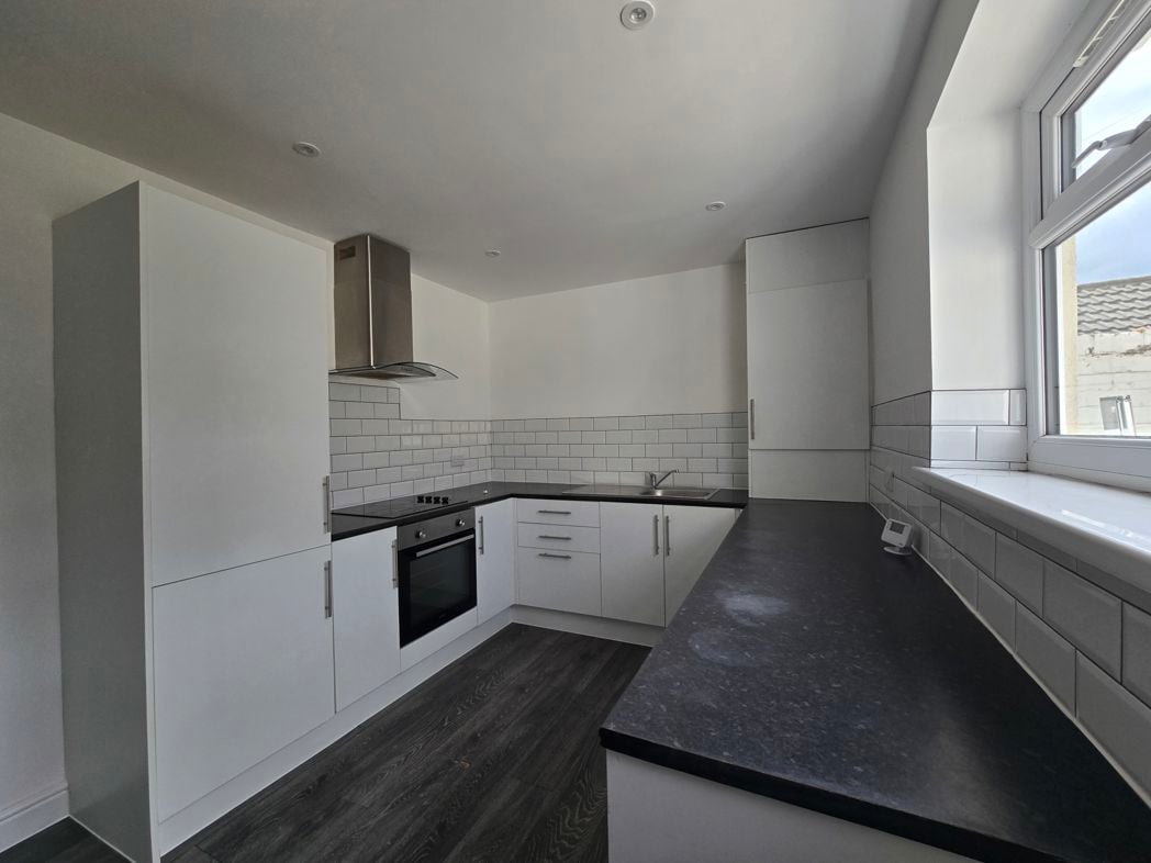 Property image 2 of 12