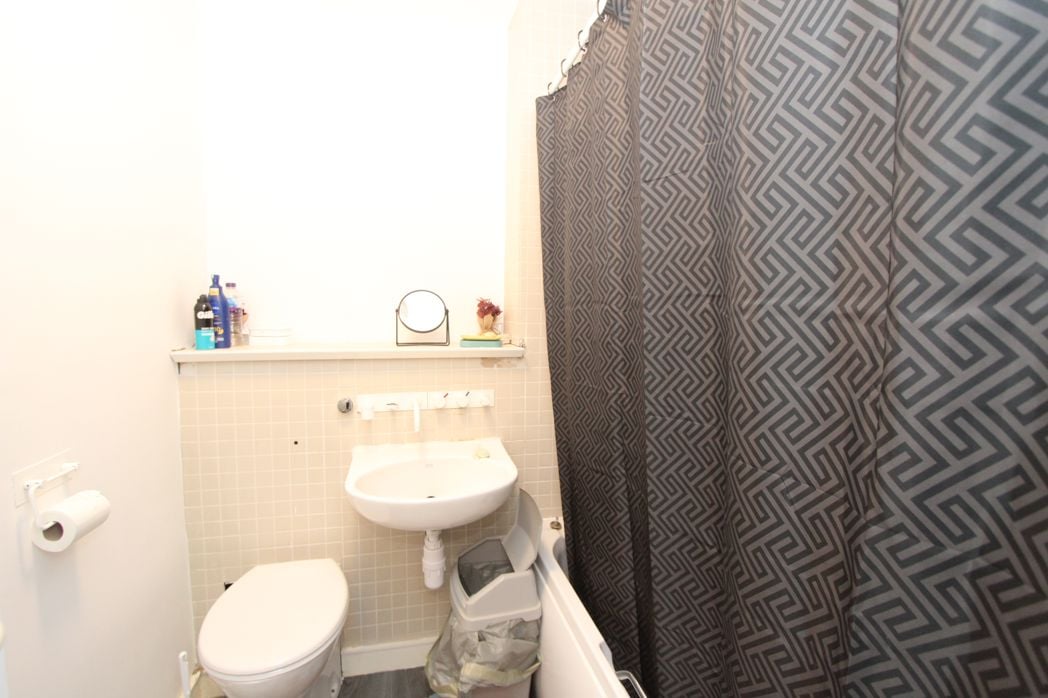 Property image 4 of 8