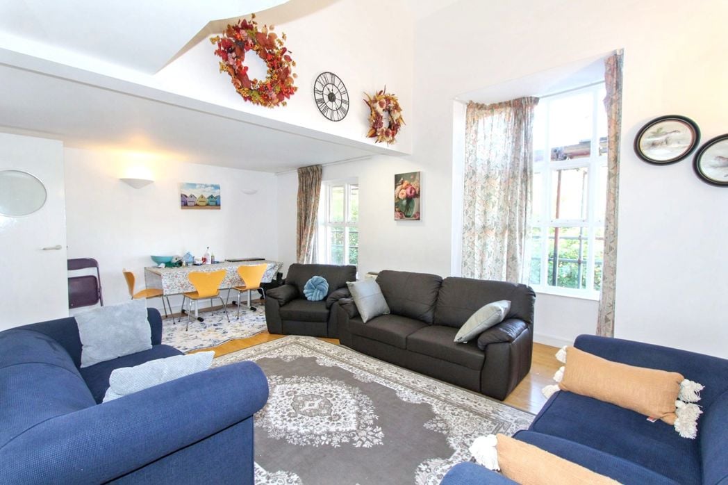 Property image 8 of 8