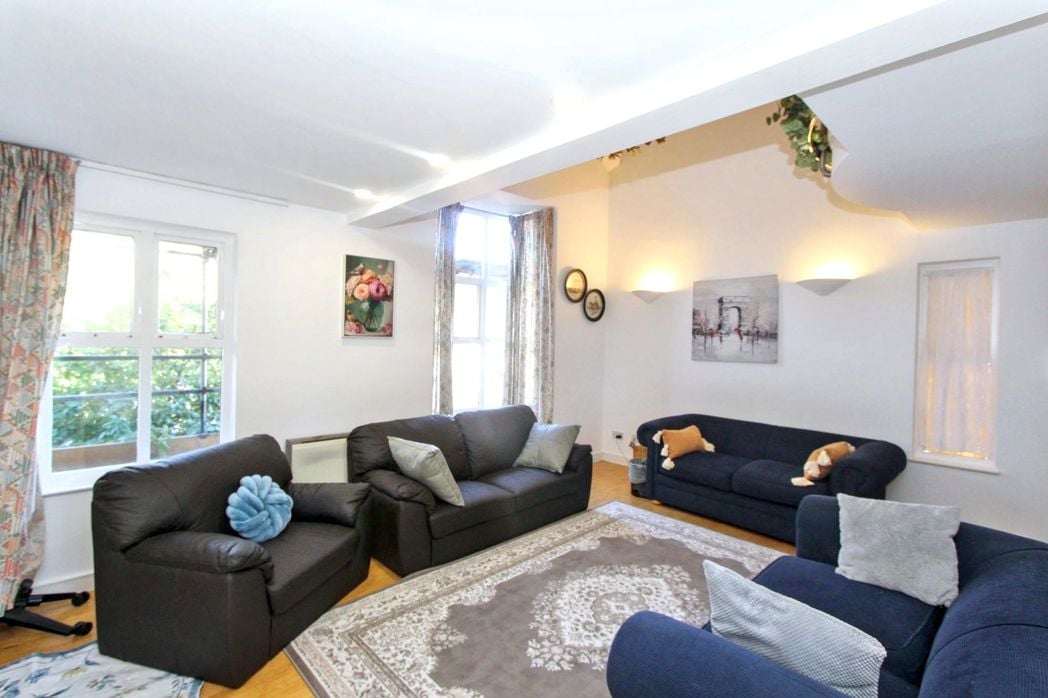 Property image 7 of 8