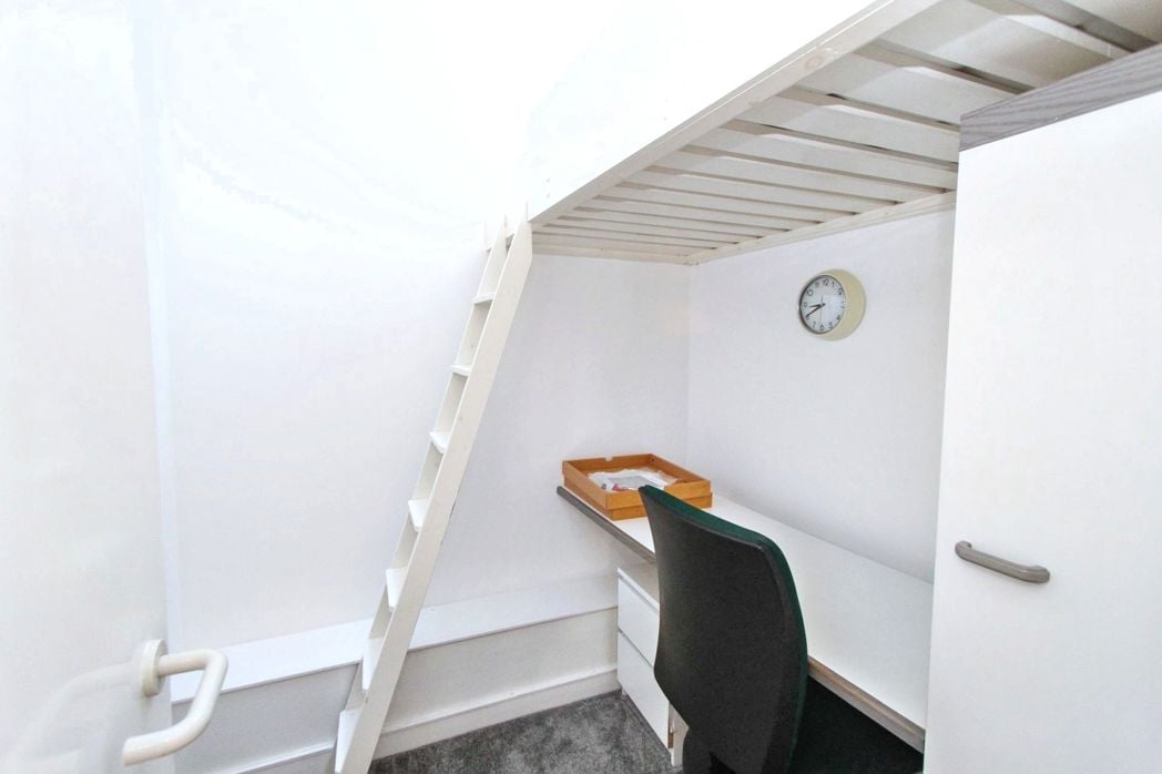 Property image 2 of 8