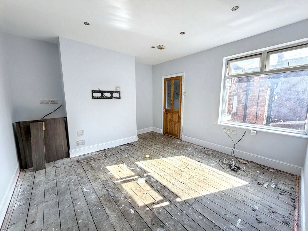 Property image 4 of 11