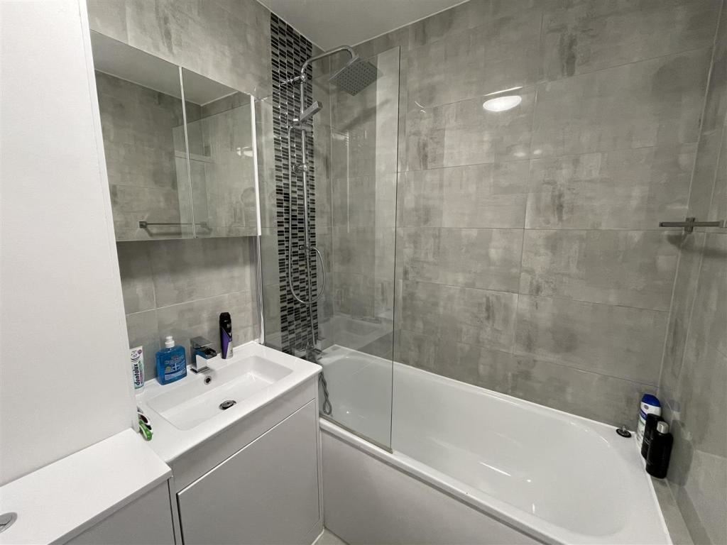 Property image 6 of 6
