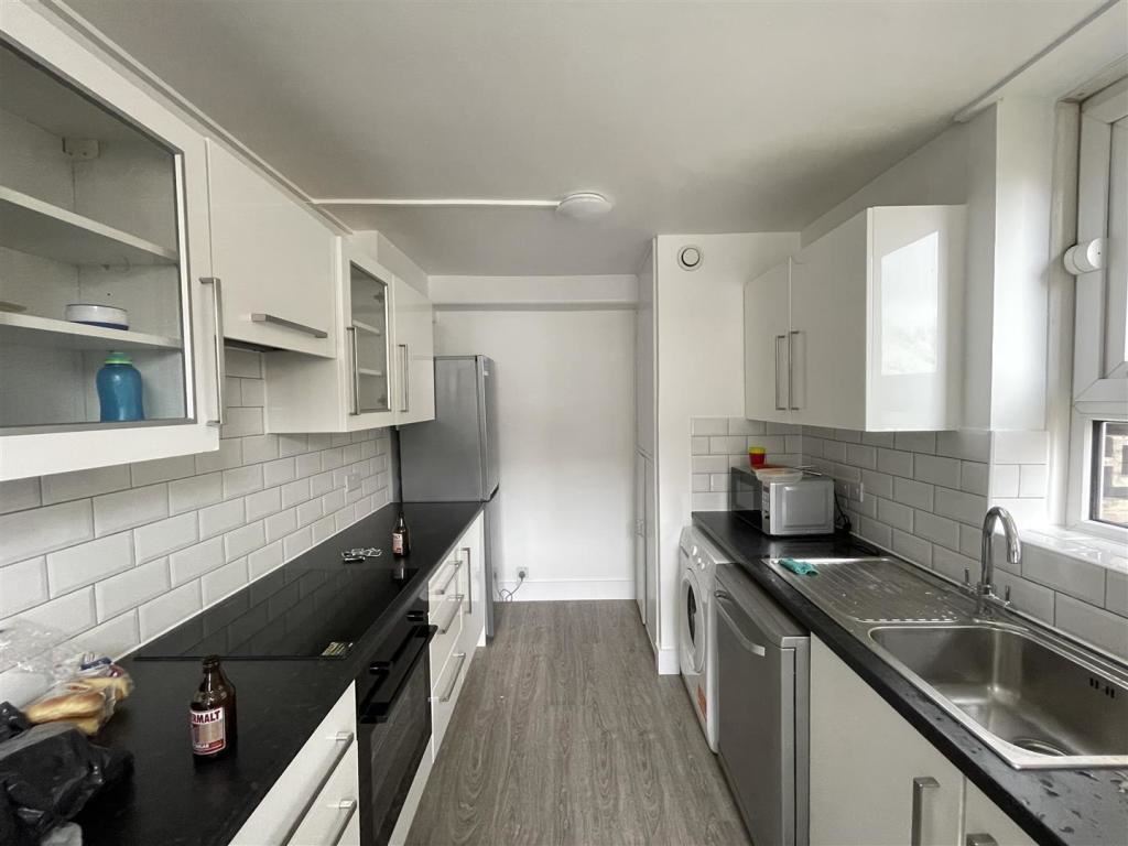Property image 2 of 6