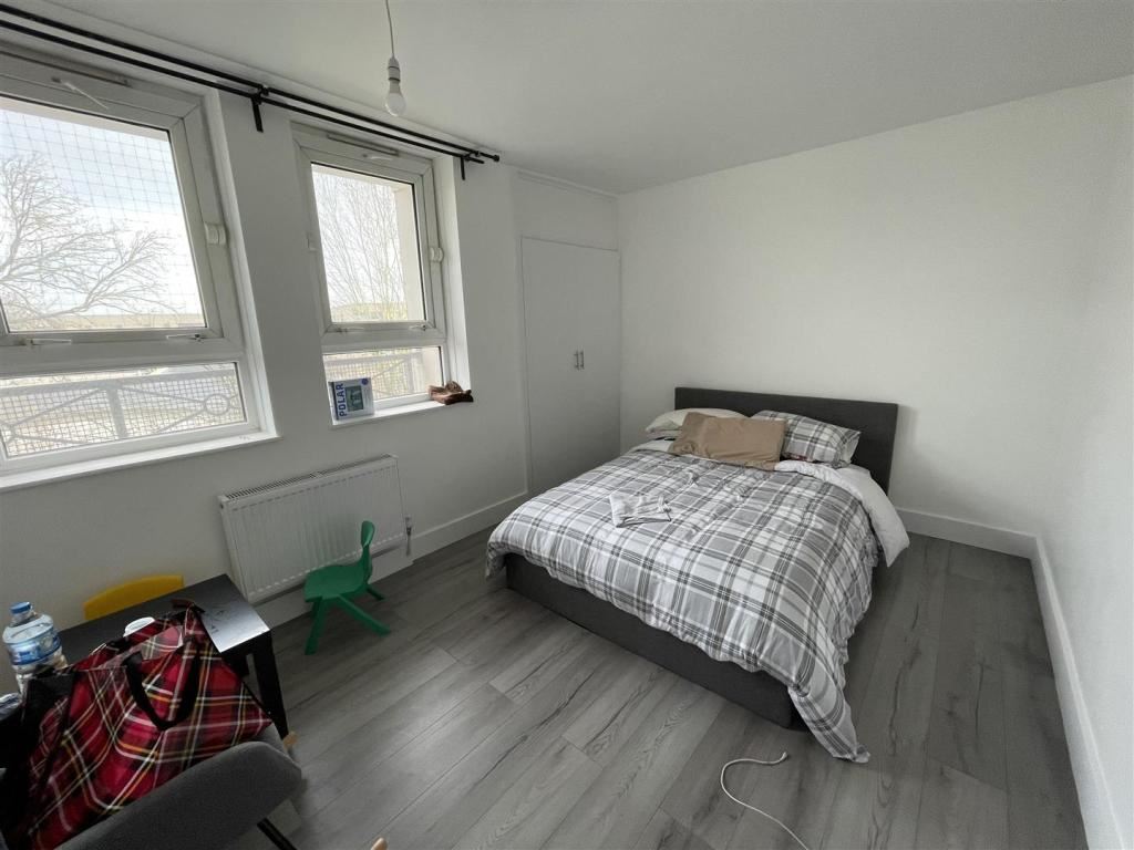 Property image 5 of 6