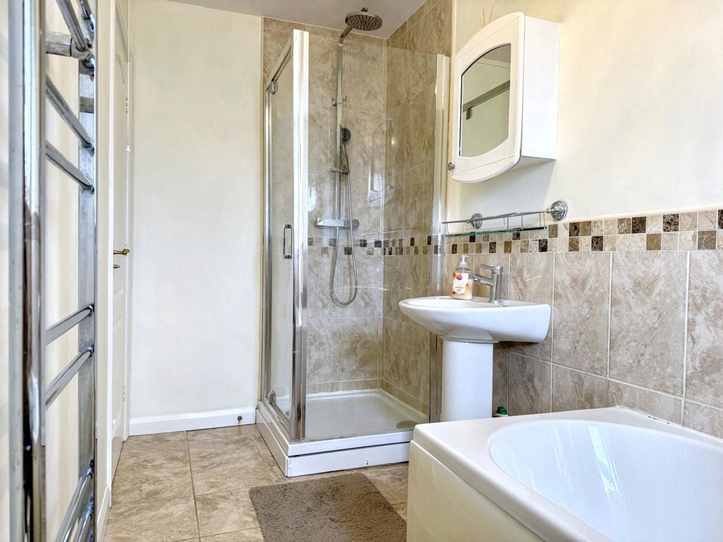 Property image 25 of 28