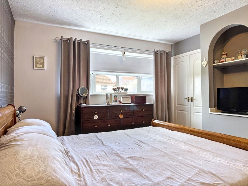Property image 16 of 28