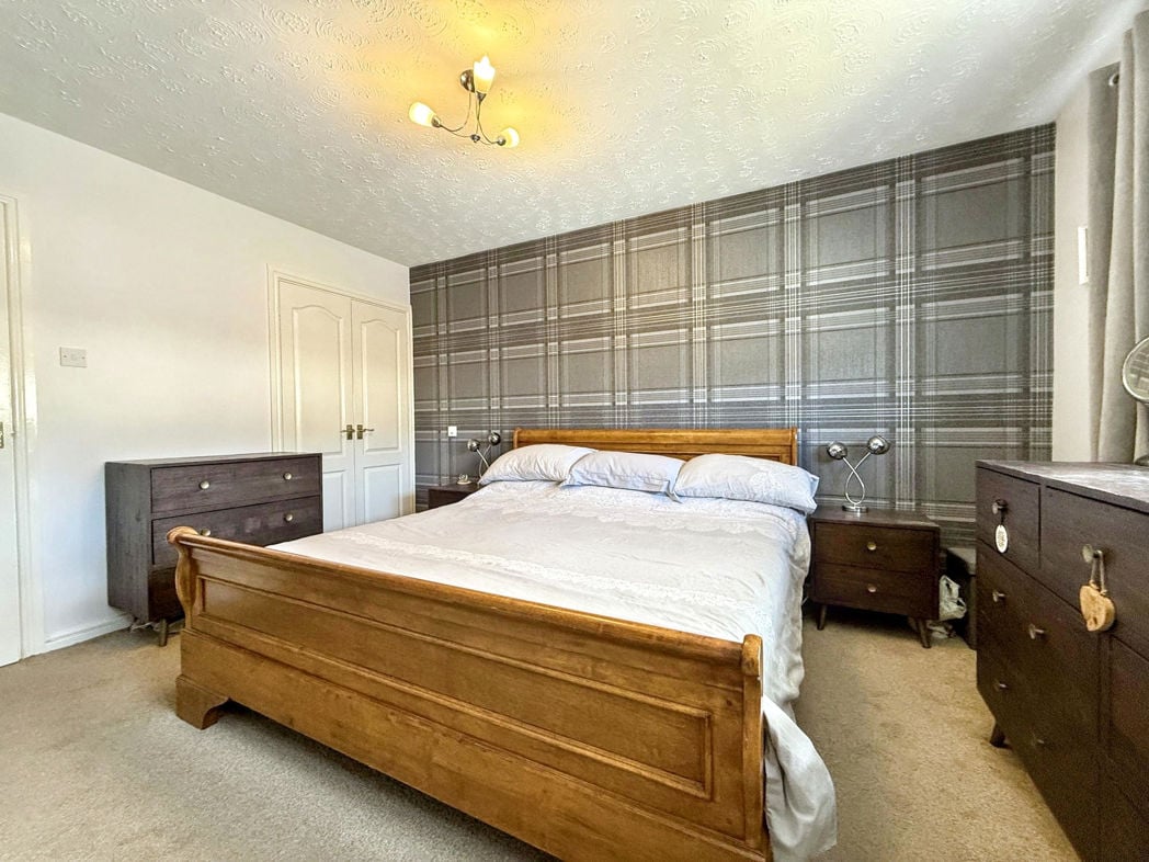 Property image 15 of 28