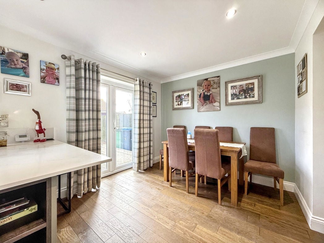 Property image 11 of 28