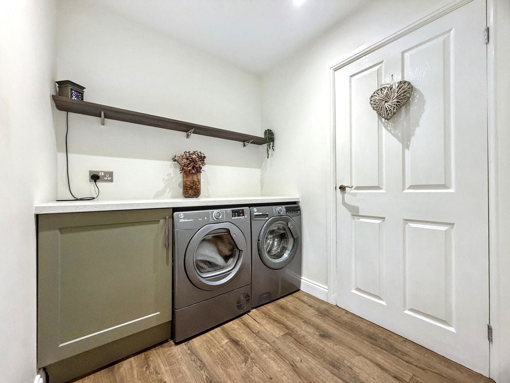 Property image 12 of 28