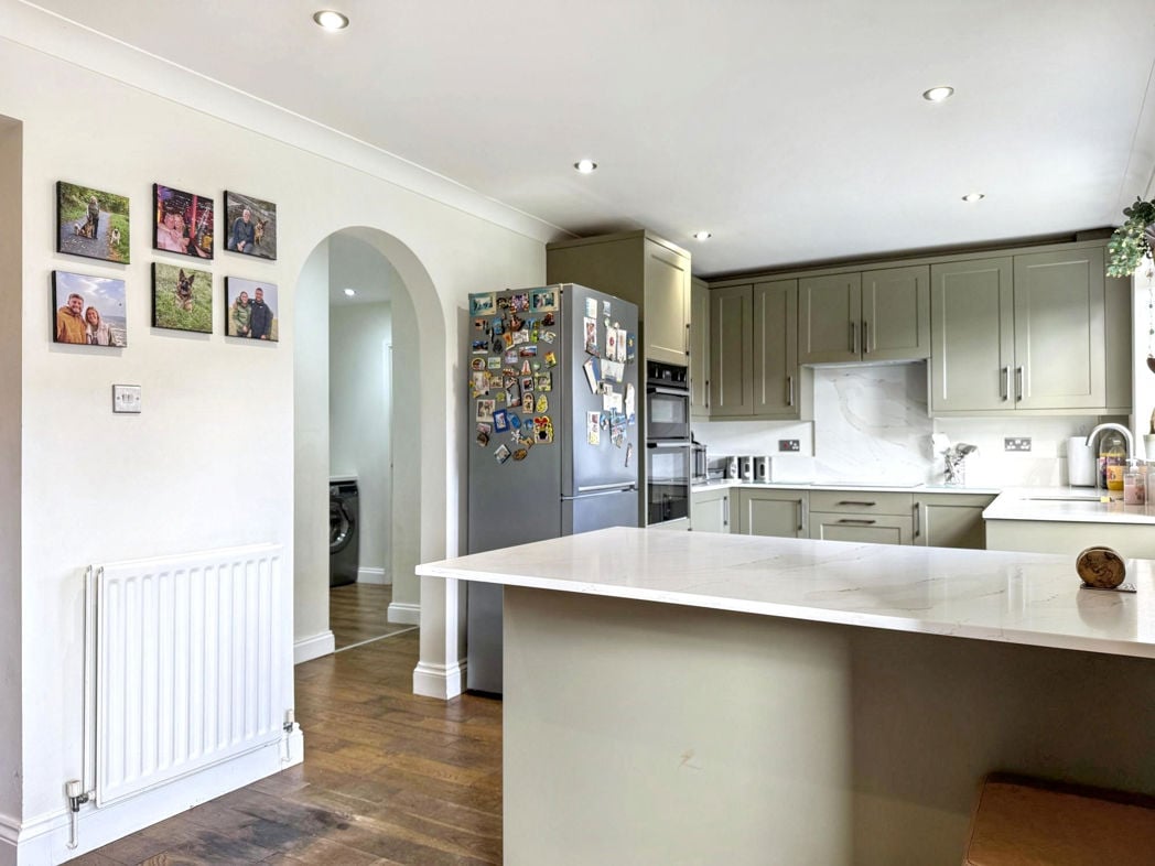 Property image 8 of 28